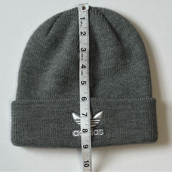 3/$30 Adidas Originals Logo Beanie Cap Gray White Trefoil Folded Cuff Hat NEW - Picture 4 of 7